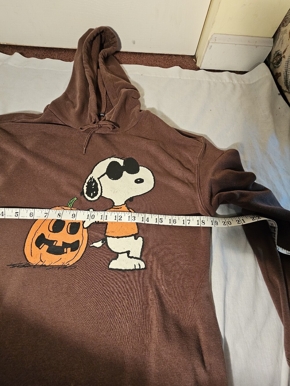 Peanuts Snoopy Pumpkin Brown Hoodie Sweatshirt XXS Halloween Fall Graphic - Picture 9 of 11